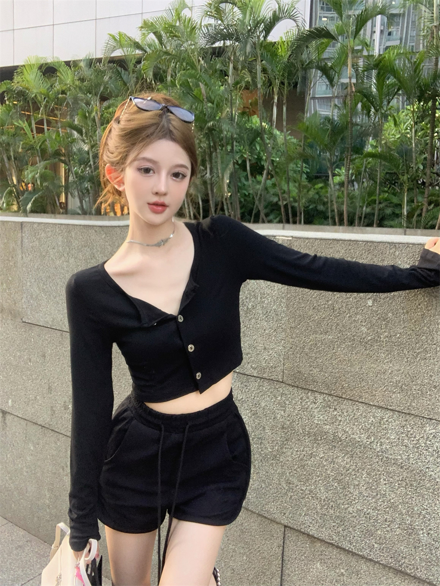 實拍 圖已改 高彈修身刺繡上衣抽繩V字型短褲套裝女