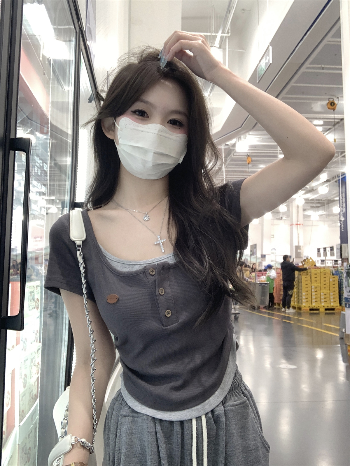 Actual shot of spring and summer Korean style square collar contrasting button pleated petite short pure cotton short-sleeved T-shirt top for women
