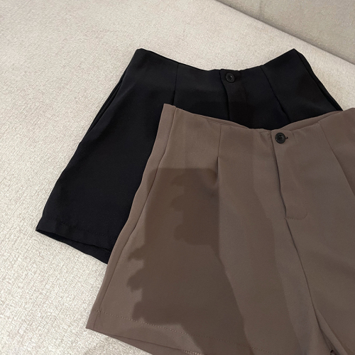 Real shot of casual suit pants, summer high-waisted shorts, loose new slimming wide-leg pants