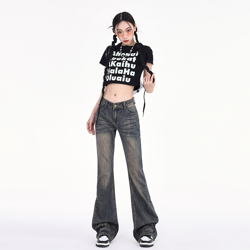 Actual shot of sexy and sexy retro design low-waist micro-flared jeans for women with nostalgic wash
