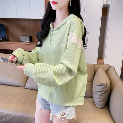 Real shot of waffle contrasting color hooded sweatshirt for women, new spring and autumn age-reducing loose design top trendy