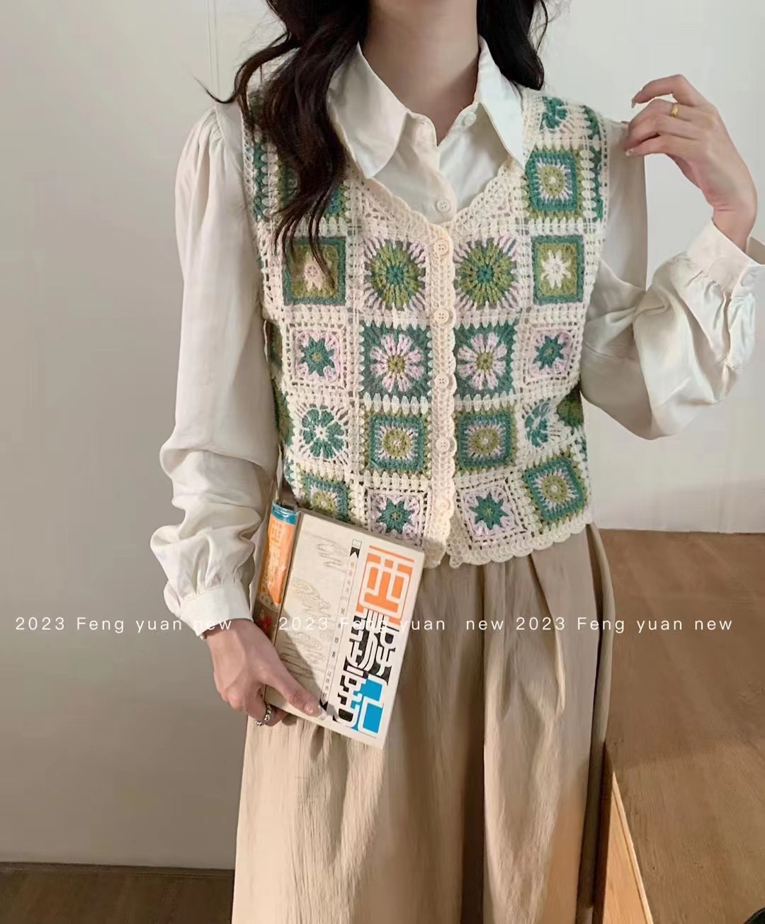 Small fragrant crochet pattern hollow loose contrasting color vest retro ethnic style knitted vest for women summer new style layering trend