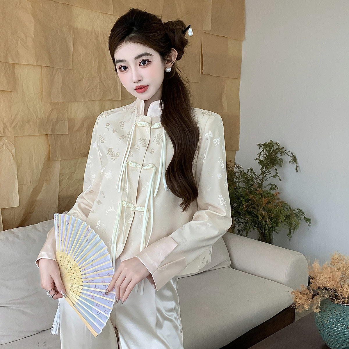 實拍春秋新款時尚國風復古緞面提花短款外套