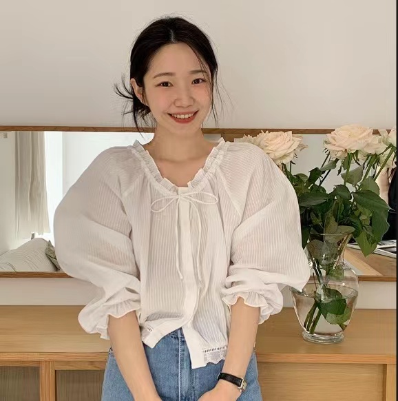 法式插肩袖蕾絲衫女2024韓版小眾設計感遮肉顯瘦襯衫
