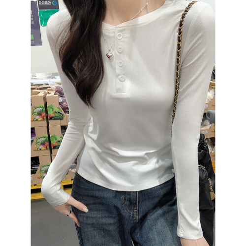 Real shot of white long-sleeved bottoming shirt for women, Korean style half-open collar button-down T-shirt design, niche early spring top