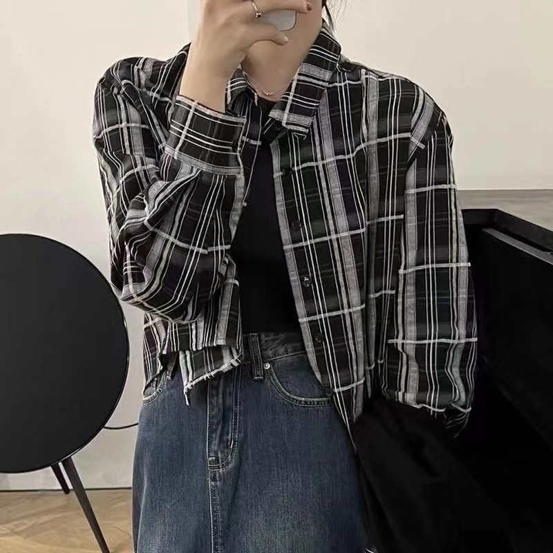早春2024法式鹽系高級感長袖格子襯衫女別致絕美短款上衣小眾設計