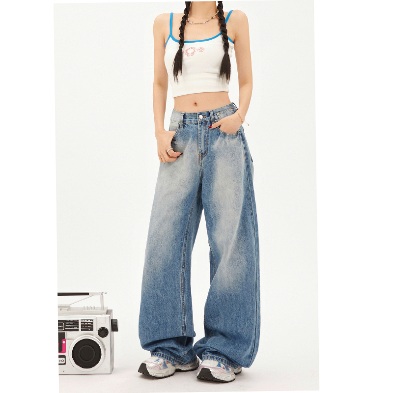 Real shot of American retro high-waisted loose wide-leg pants with drapey and versatile straight-leg jeans for women & longer trousers
