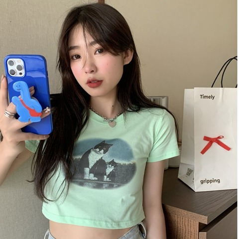 Short navel-baring hottie slim-fitting summer short-sleeved T-shirt for women with niche half-sleeve design