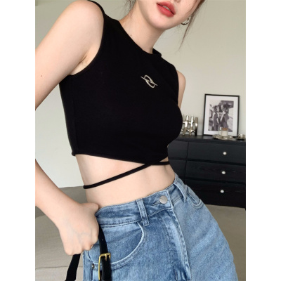 Black sweet and spicy American style vest and suspenders for hot girls to wear inside and outside for sports and white jazz dance tops for dancing