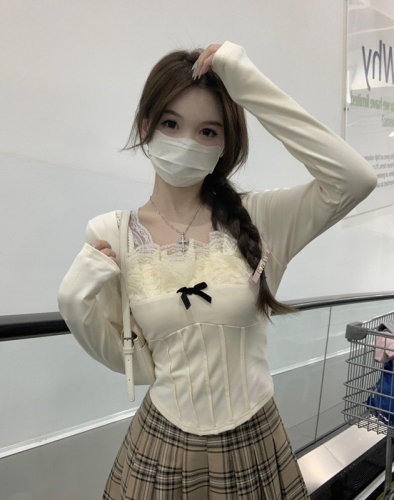 Actual shot of Korean sweet and spicy style exquisite lace square neck long-sleeved T-shirt winter waist top