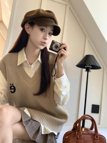 Actual shot of early spring Korean chic simple letter vest + shirt