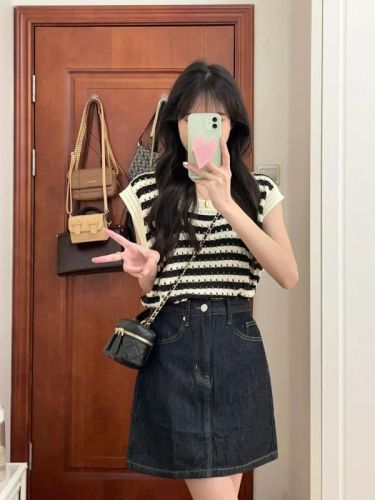 Internet celebrity cool salt-style outfits for little ladies, light and mature Hong Kong style tops, denim skirts, two-piece suits for women, summer