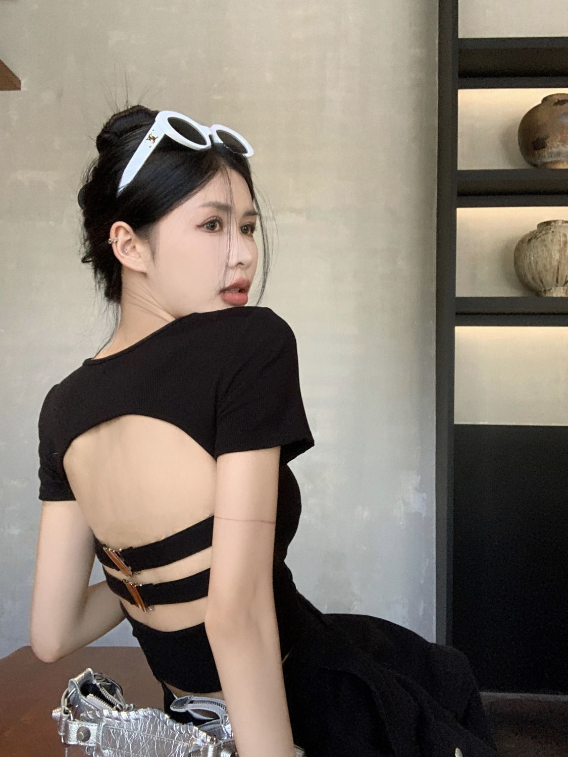 Official photo, short-sleeved T-shirt for hot girls with hollow design, slim-fitting short square-neck halter top