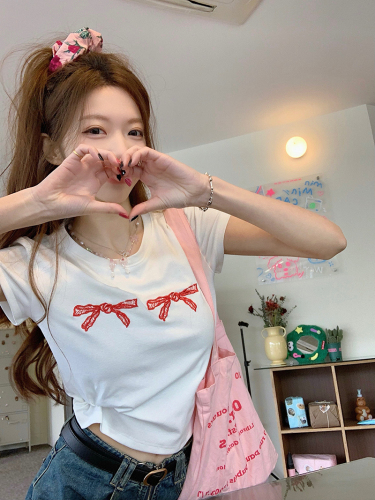 Actual shot of bow embroidered slimming short-sleeved T-shirt for women, spring and Korean style round neck short top for women