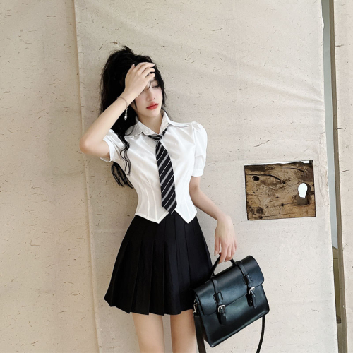 Lady's skirt shirt suit-summer anti-exposure solid color short skirt high waist pleated skirt two-piece set