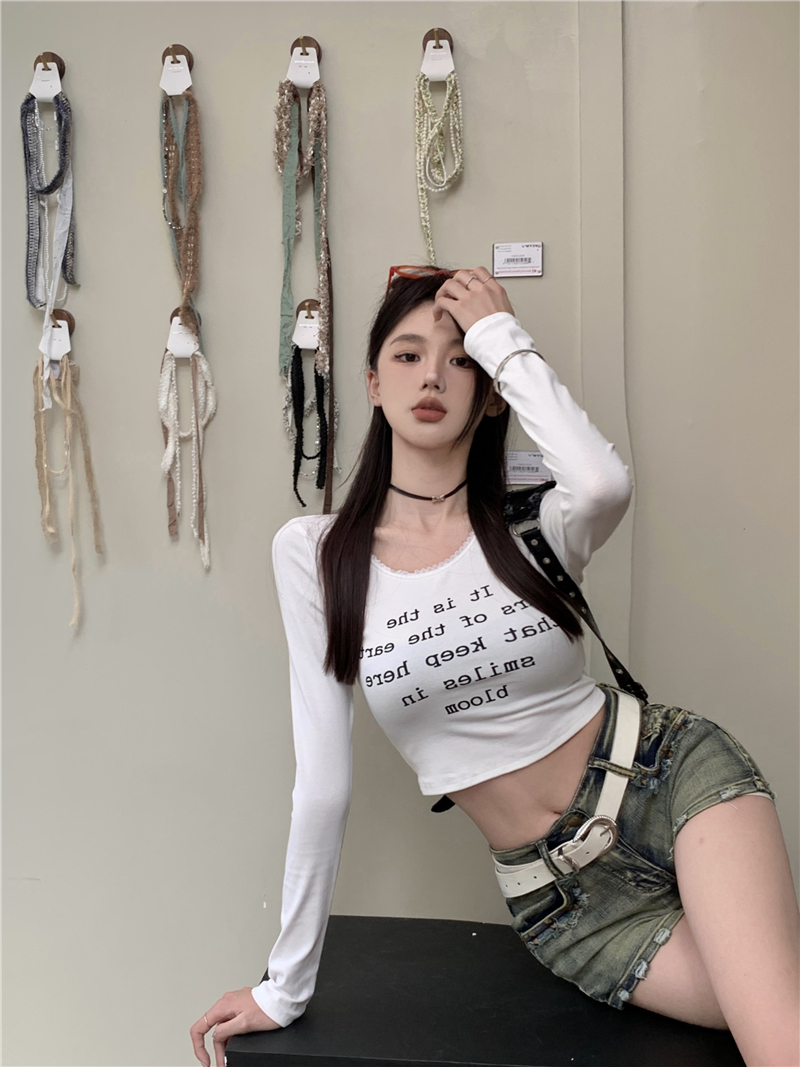 Actual shot of Korean niche design lace trimmed letter printed U-neck long-sleeved T-shirt slim fit top