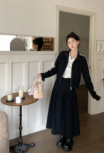 Actual shot of spring Korean chic simple two-bar sports suit jacket + skirt