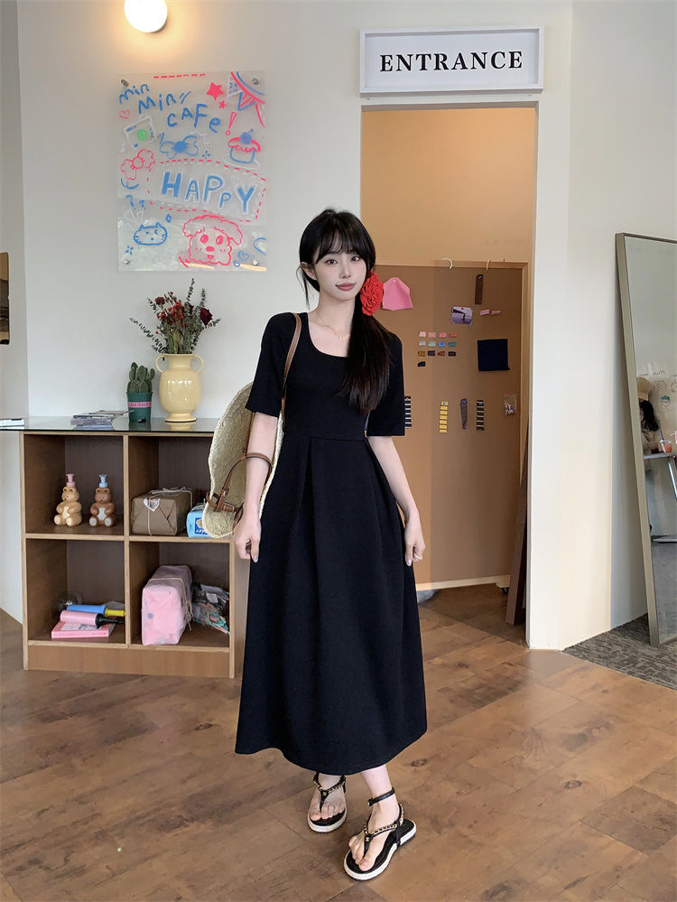 Real shot Korean version of the new solid color slimming and versatile knee-length mid-length dress
