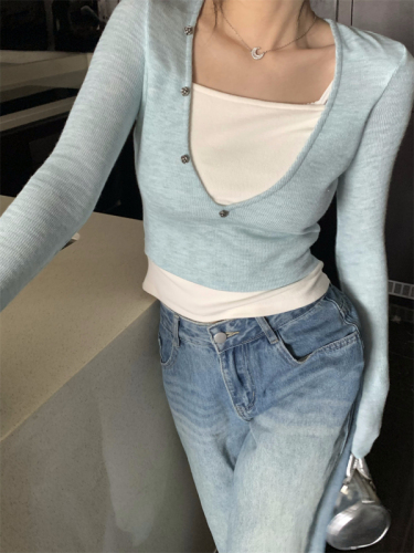 Real shot Contrast color fake two-piece bottoming sweater 2024 early spring slim slim V-neck short top