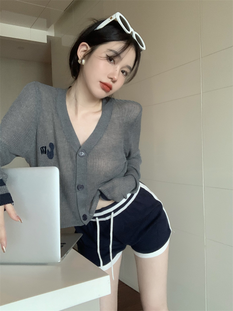 Actual shot of letters with modified embroidered letters printed spring casual cardigan knitted + shorts suit