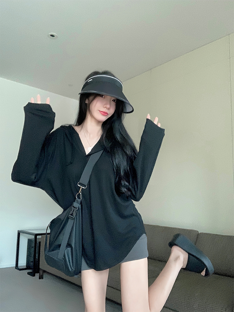 Actual shot of energetic girl Korean chic early spring BI hooded solid color sun protection shirt