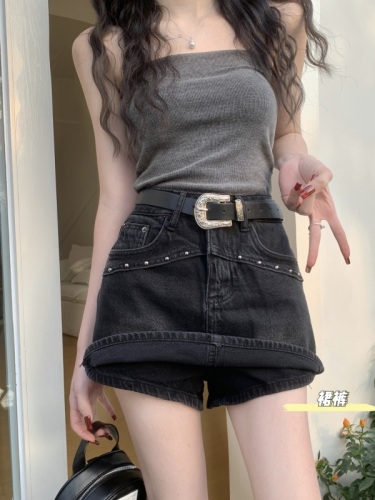 Real shot of high-waisted retro versatile rivet embroidered denim short skirt.