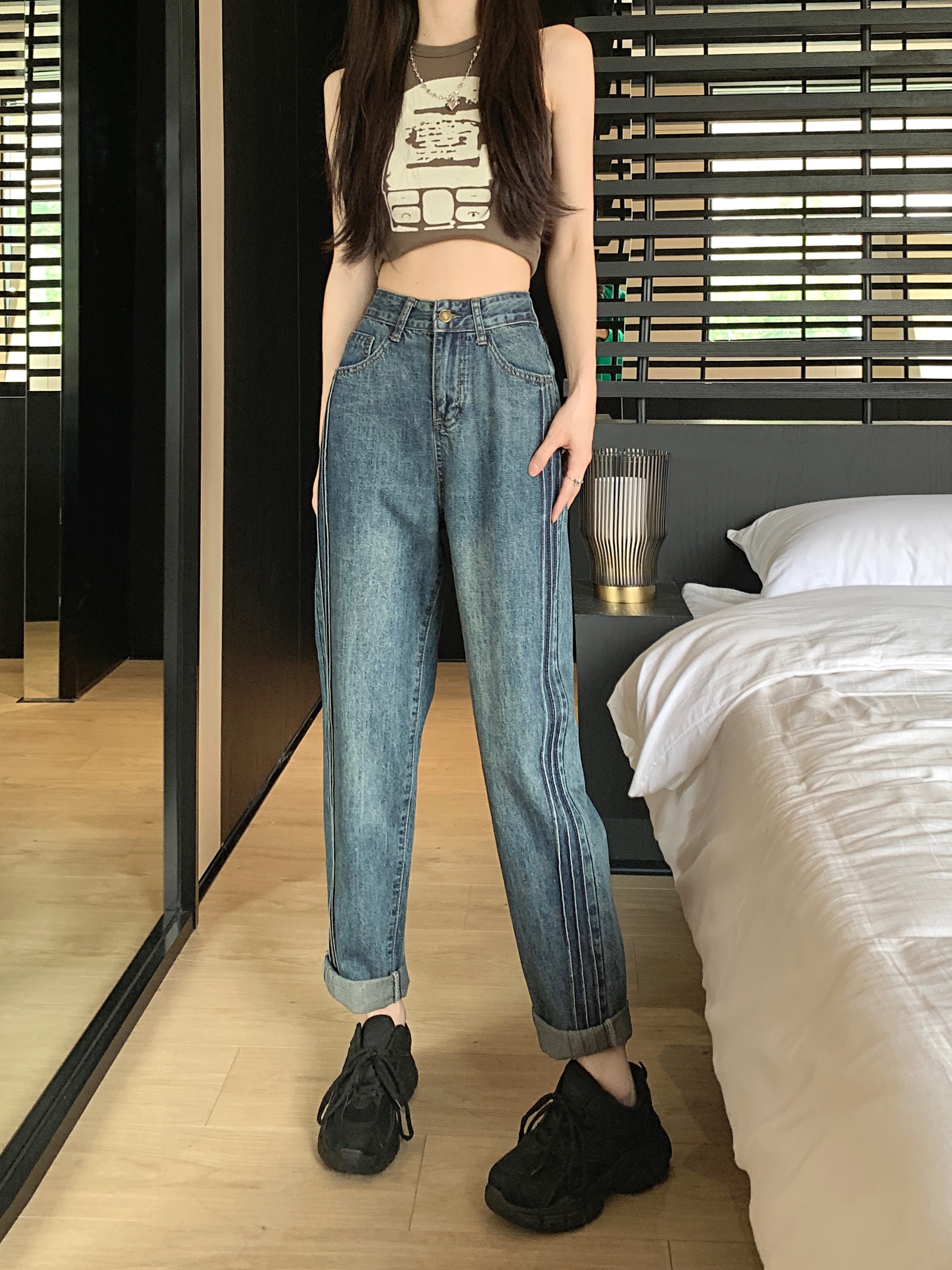 Actual shot of 2024 spring new loose version high-waisted slim design harem daddy pants carrot pants jeans for women