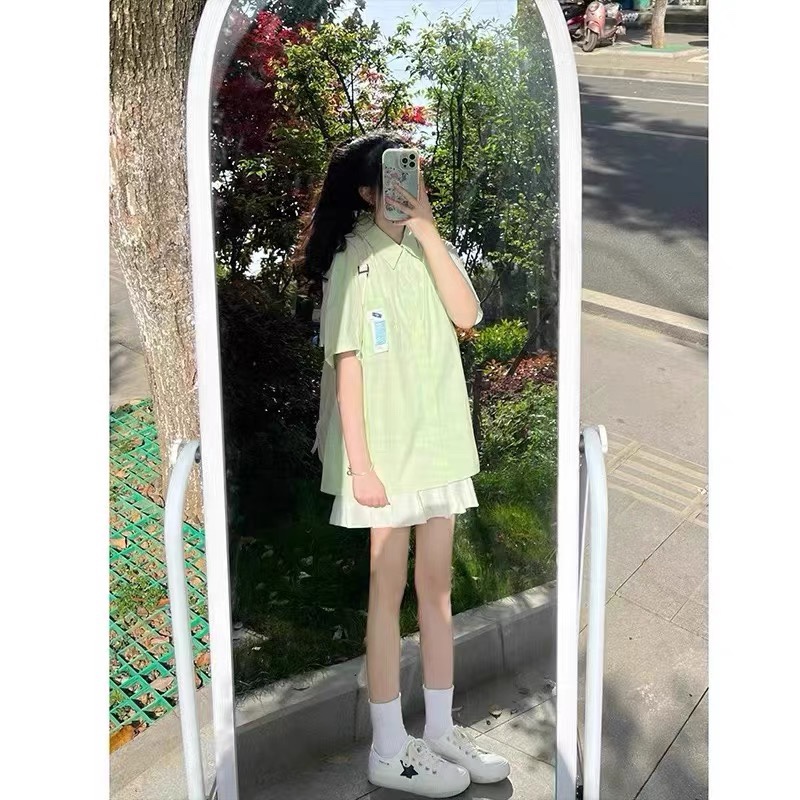 Summer clothes can be salty or sweet, playful, lively and sweet, fresh and western-style, age-reducing, college-style shirt and skirt two-piece suit