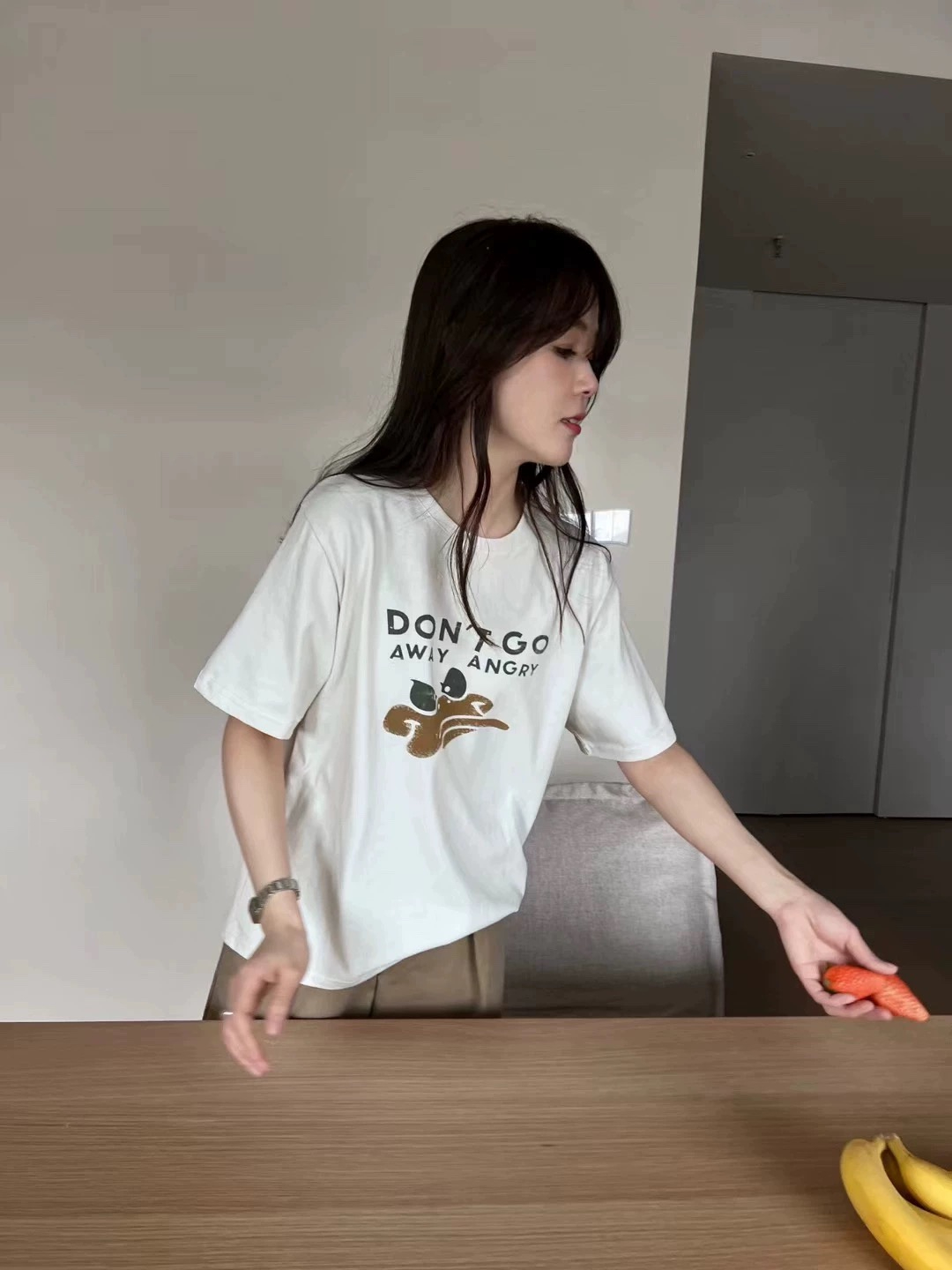 2024 Spring and Summer Letter Printed Niche T-Shirts Simple, Fashionable and Versatile Korean Tops for Women