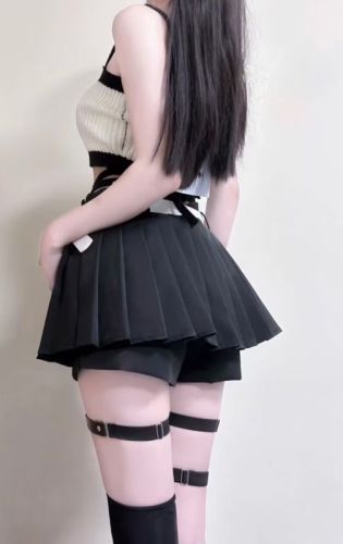 Set of cross-flower suspender knitted top + pleated skirt, casual and versatile, slimming, high-waisted hot girl A-line shorts