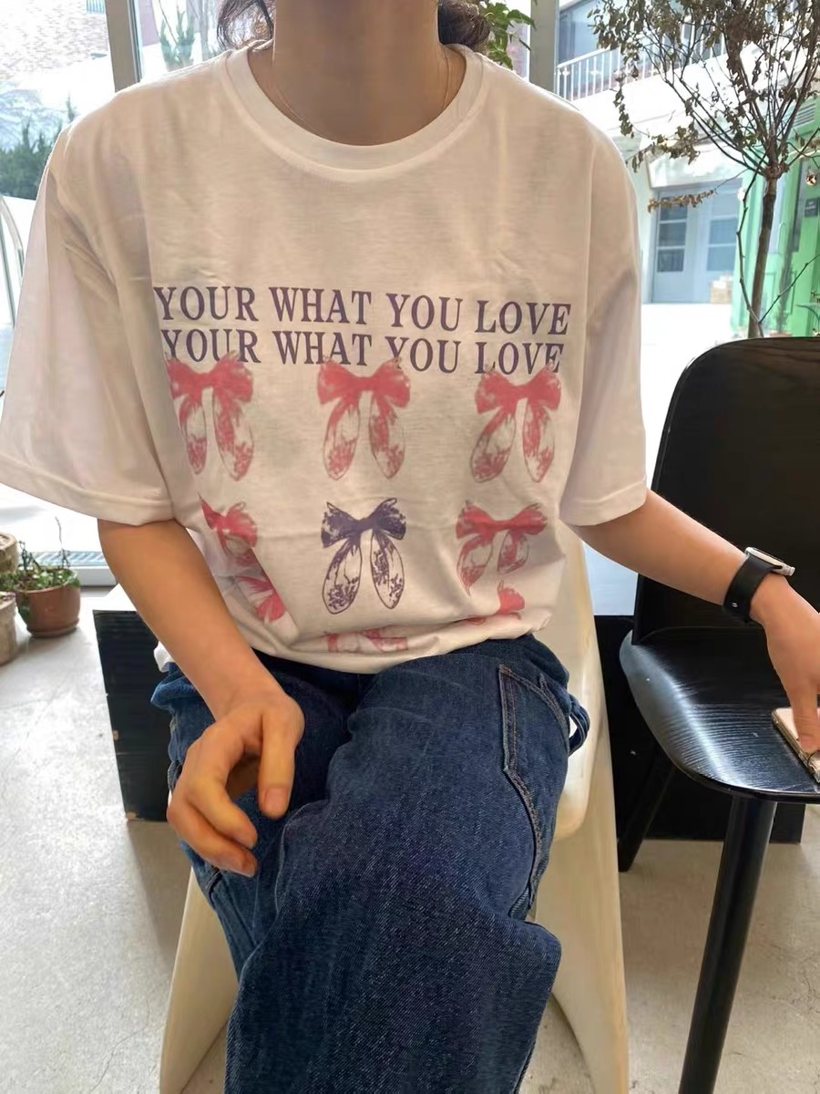 American retro white bow top women's summer design niche loose chic sweet spicy short sleeves right shoulder t...