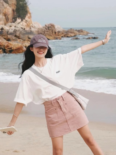 Retro gentle style white simple short-sleeved T-shirt for women summer new Hong Kong style chic top + skirt suit