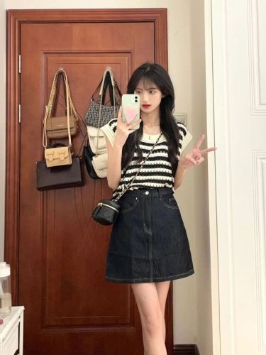 Internet celebrity cool salt-style outfits for little ladies, light and mature Hong Kong style tops, denim skirts, two-piece suits for women, summer