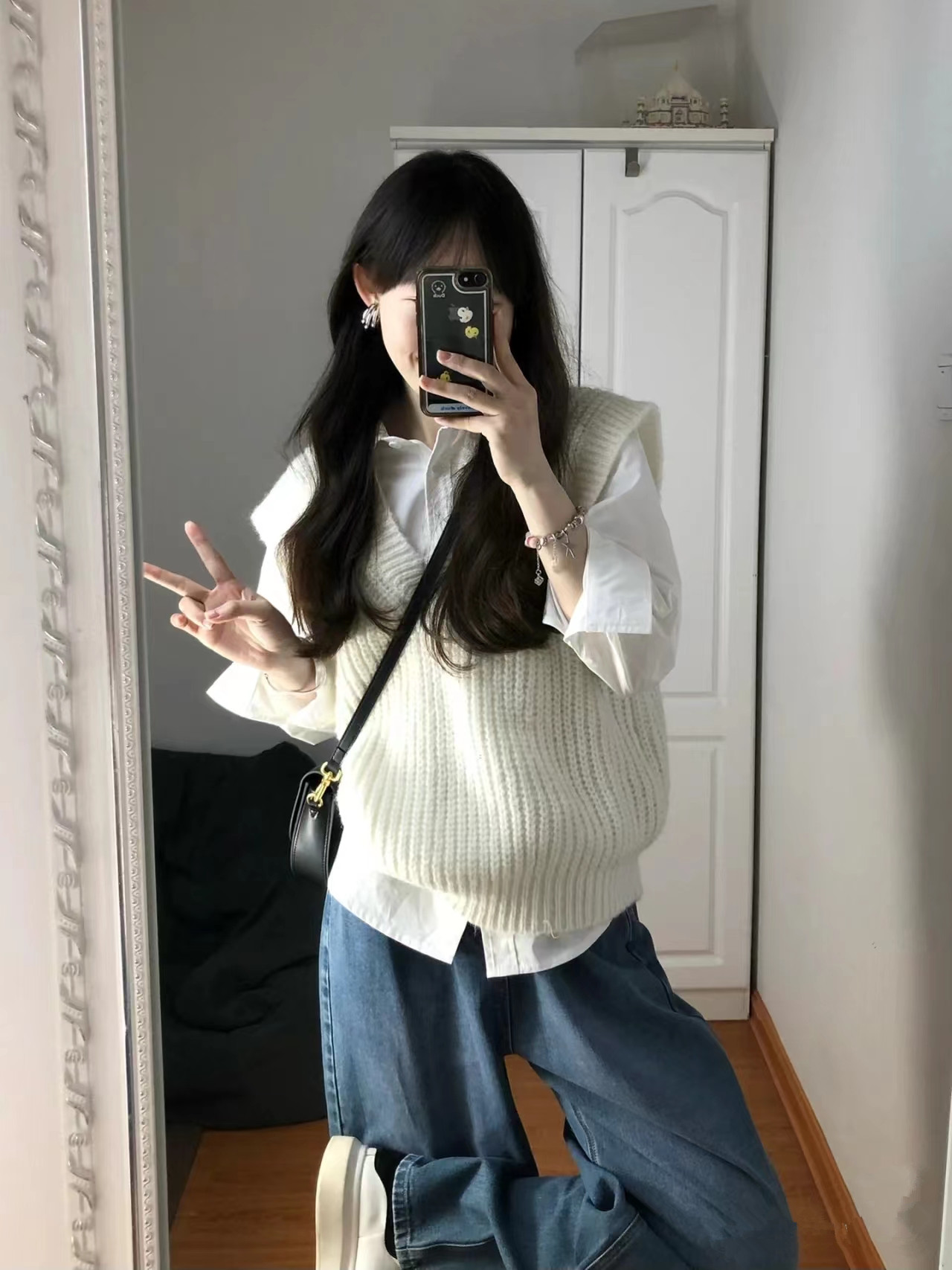 White shirt women's design niche new shirt with vest spring and autumn French long-sleeved top