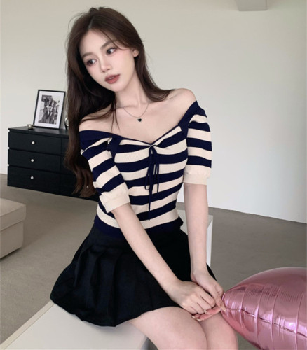 Summer new style striped knitted T-shirt square collar slim fit top + black pleated skirt two-piece set