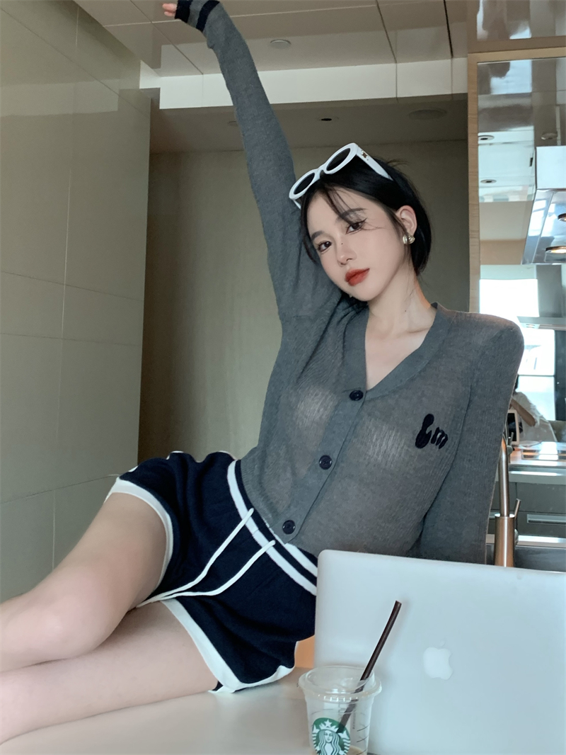 Actual shot of letters with modified embroidered letters printed spring casual cardigan knitted + shorts suit