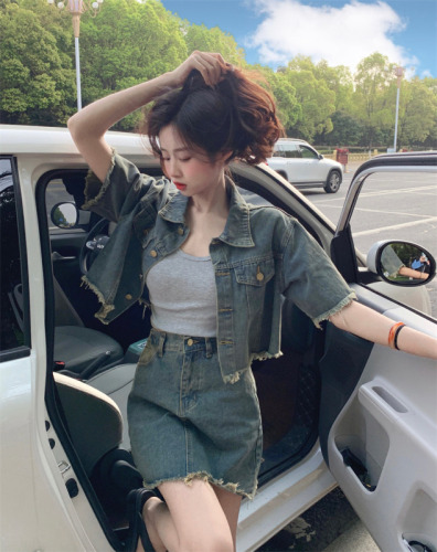 American retro short denim jacket, raw edge skirt, fashionable suit, sweet and spicy two-piece set