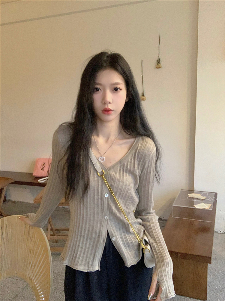 實拍~大碼韓版V領貝殼扣針織開衫女秋薄款親膚小眾打底衫百搭