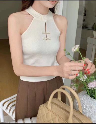 New Chinese style sling women's inner wear and outer wear 2024 spring and summer new slim fit inner wear sleeveless halter neck buttoned top