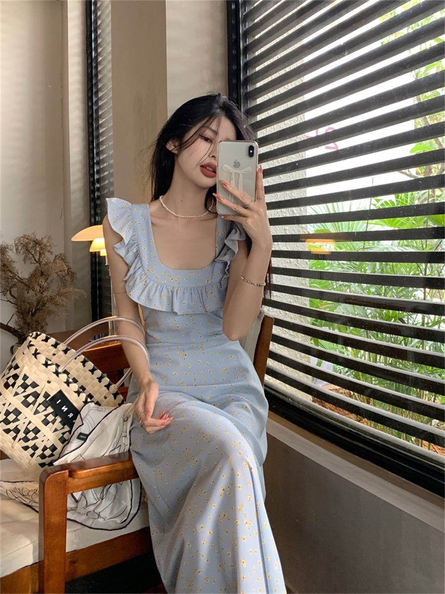 實拍  南法少女碎花連衣裙紙片人氣質度假花邊吊帶連衣裙長裙