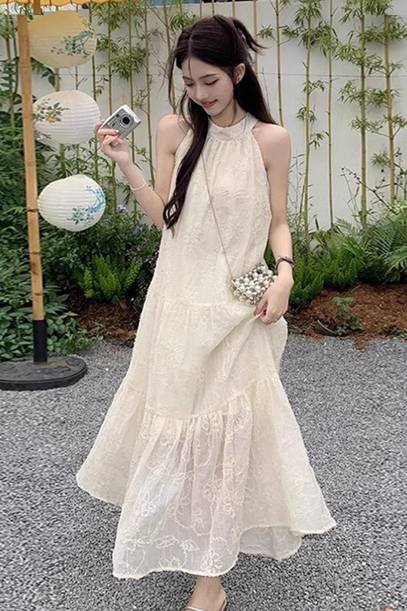 2024白色掛脖吊帶連衣裙女夏季新款法式赫本風海邊度假沙灘無袖裙