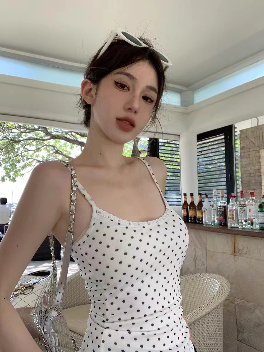 甜美小眾設計感波點假兩件蕾絲吊帶2024早春新款超修身