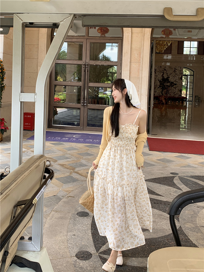 Real shot ~ French sweet floral suspender dress with slit long skirt + ice silk air-conditioned cardigan