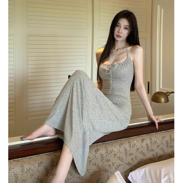 性感純欲系帶淺灰色修身掐腰版型長款吊帶連衣裙女