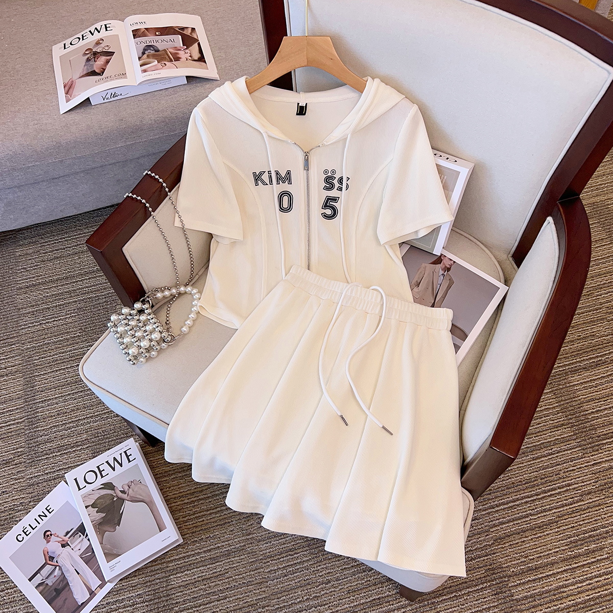 Actual shot of 2024 new summer clothes for fat mm, fashionable and slim hooded drawstring letter printed short-sleeved skirt suit