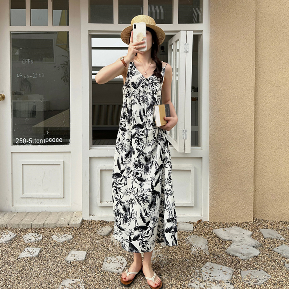質檢官圖v領吊帶連衣裙女2024夏季新款高級感長裙碎花裙