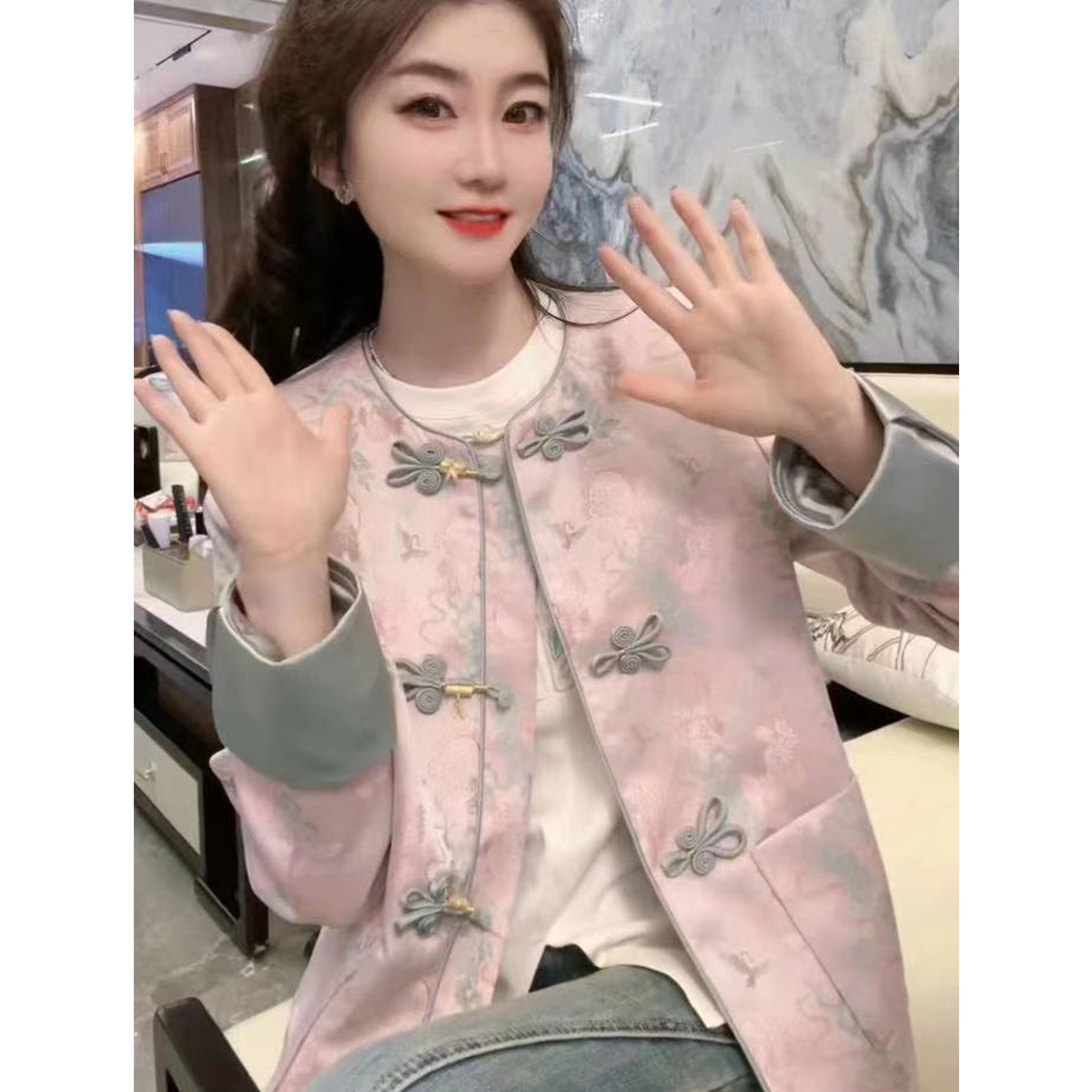 質檢官圖新中式國風花結盤扣圓領直筒型氣質外套2024春季上衣女