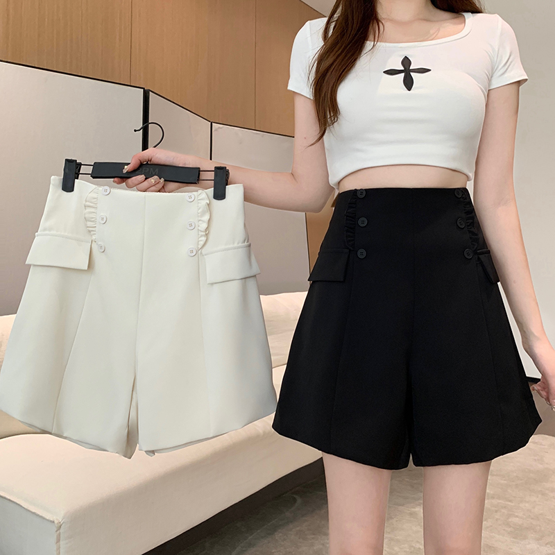 Actual shot of 2024 new summer clothes for fat mm, versatile, slimming, fungus lace, leg-lengthening, high-waisted shorts, trendy hot girls