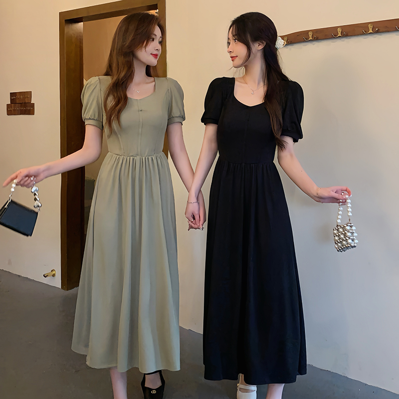 Actual shot of 2024 new summer clothes for fat mm, fashionable slimming and high-end waist-cinching pleated slimming square-neck dress
