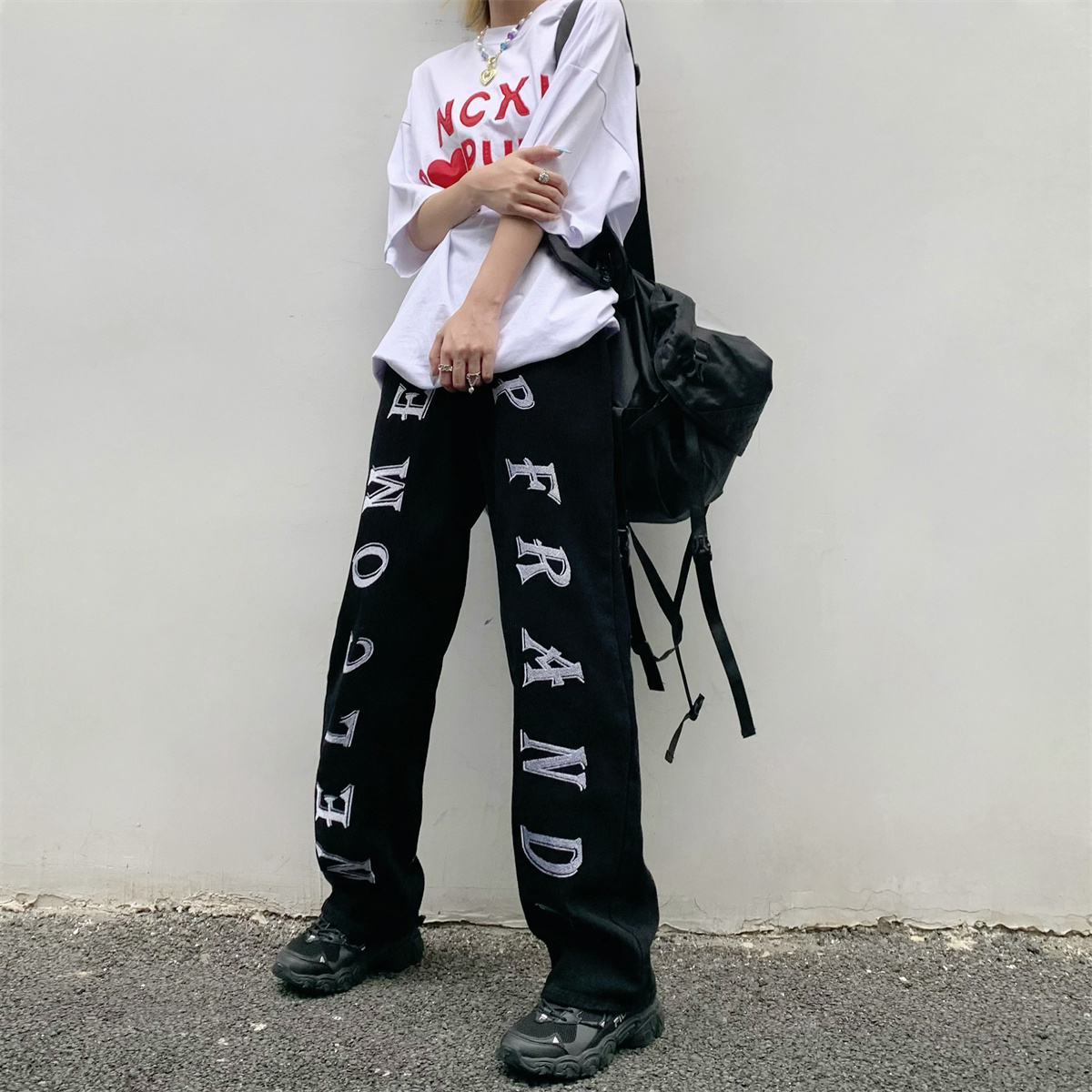 實拍字母刺繡牛仔褲男女黑色直筒休閒長褲春秋季寬鬆百搭情侶褲子